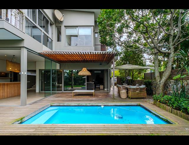 4 BEDROOM TOWNHOUSE FOR SALE IN DUNKIRK ESTATE